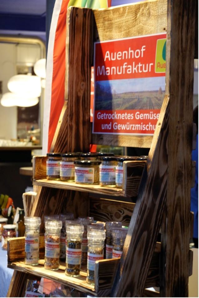 Picture of dried vegetables and spice blends