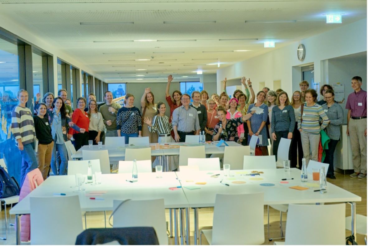 A picture of everyone at the event