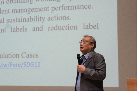Professor Dr. Jun-Li Hu speaking