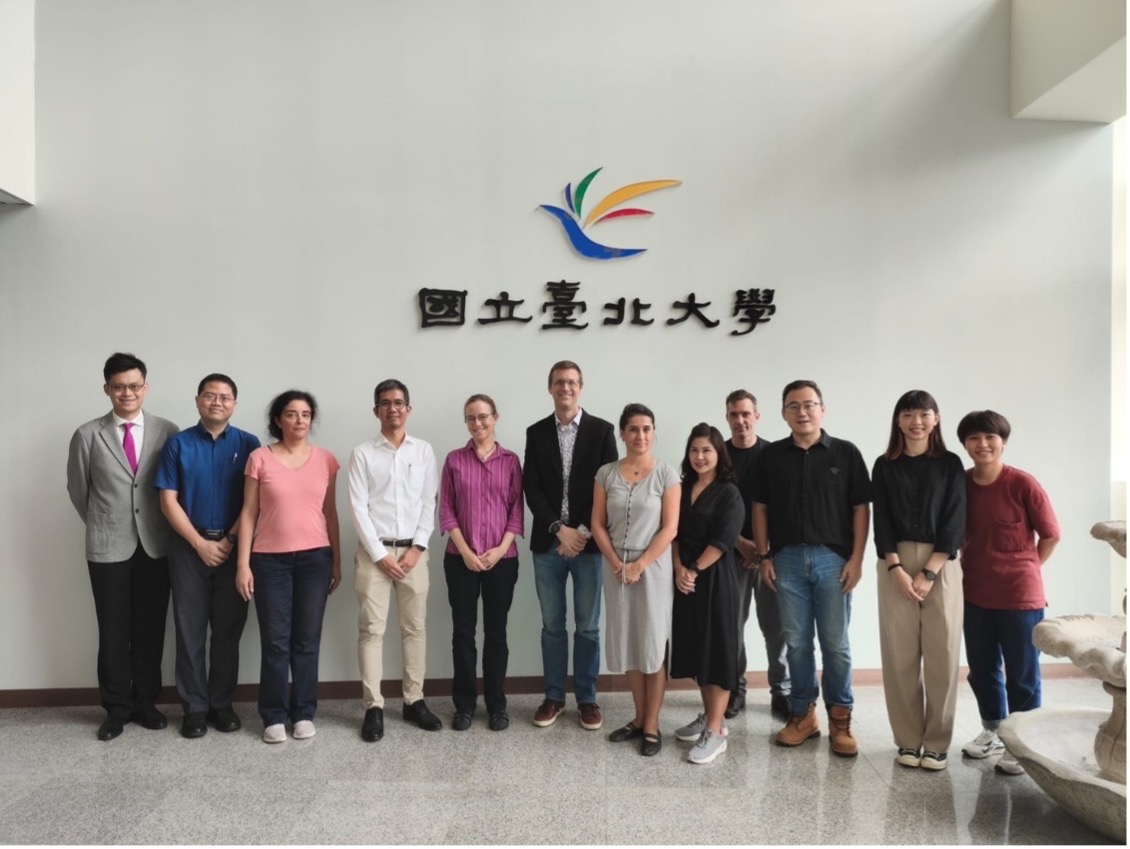 Group photo at NTPU